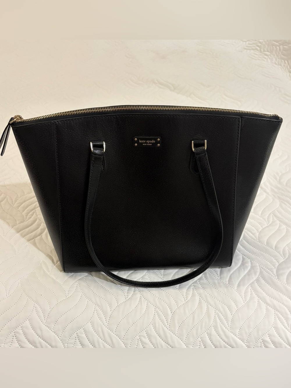 Kate Spade New York Black Leather Jeanne Medium Tote WKRU6265